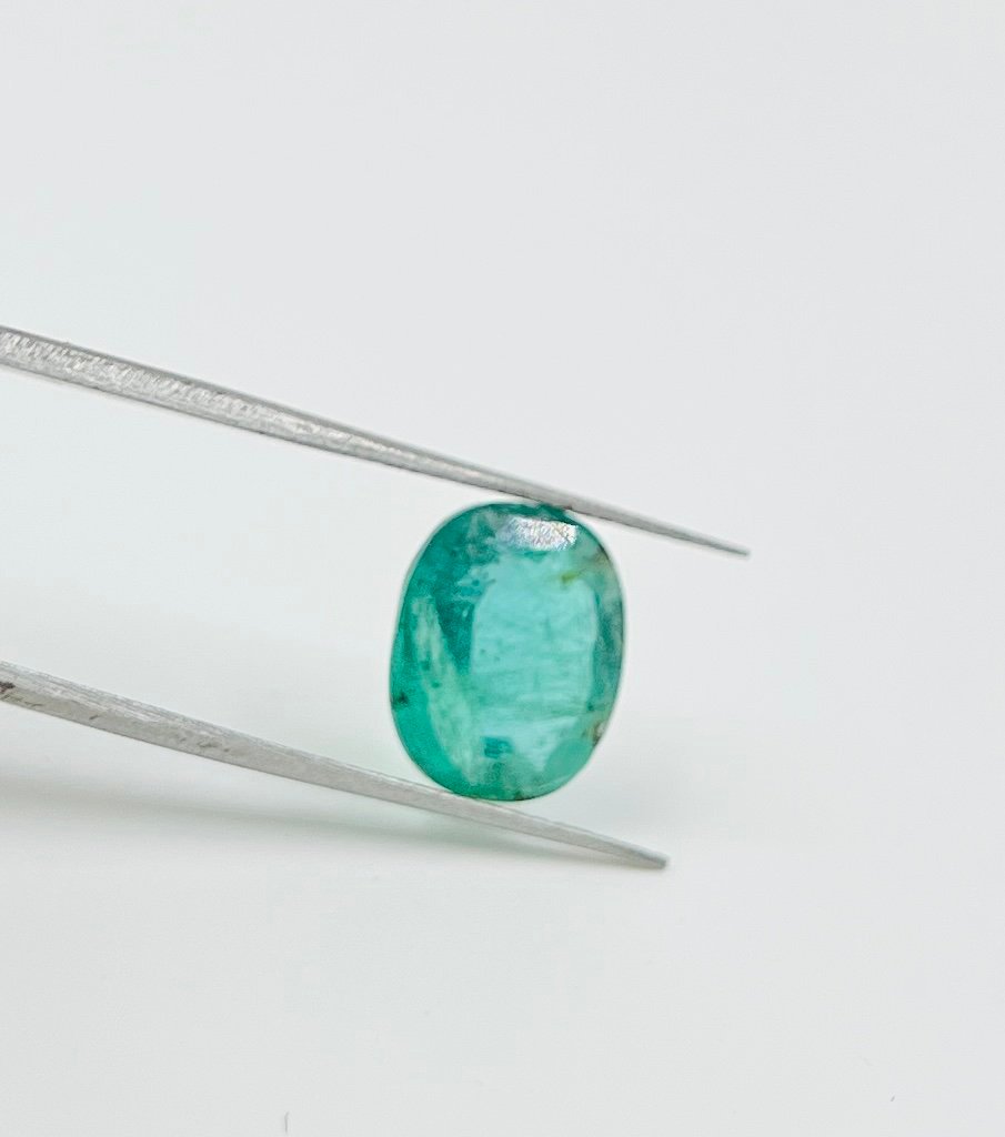 Green Emerald · 3.45 ct view 2