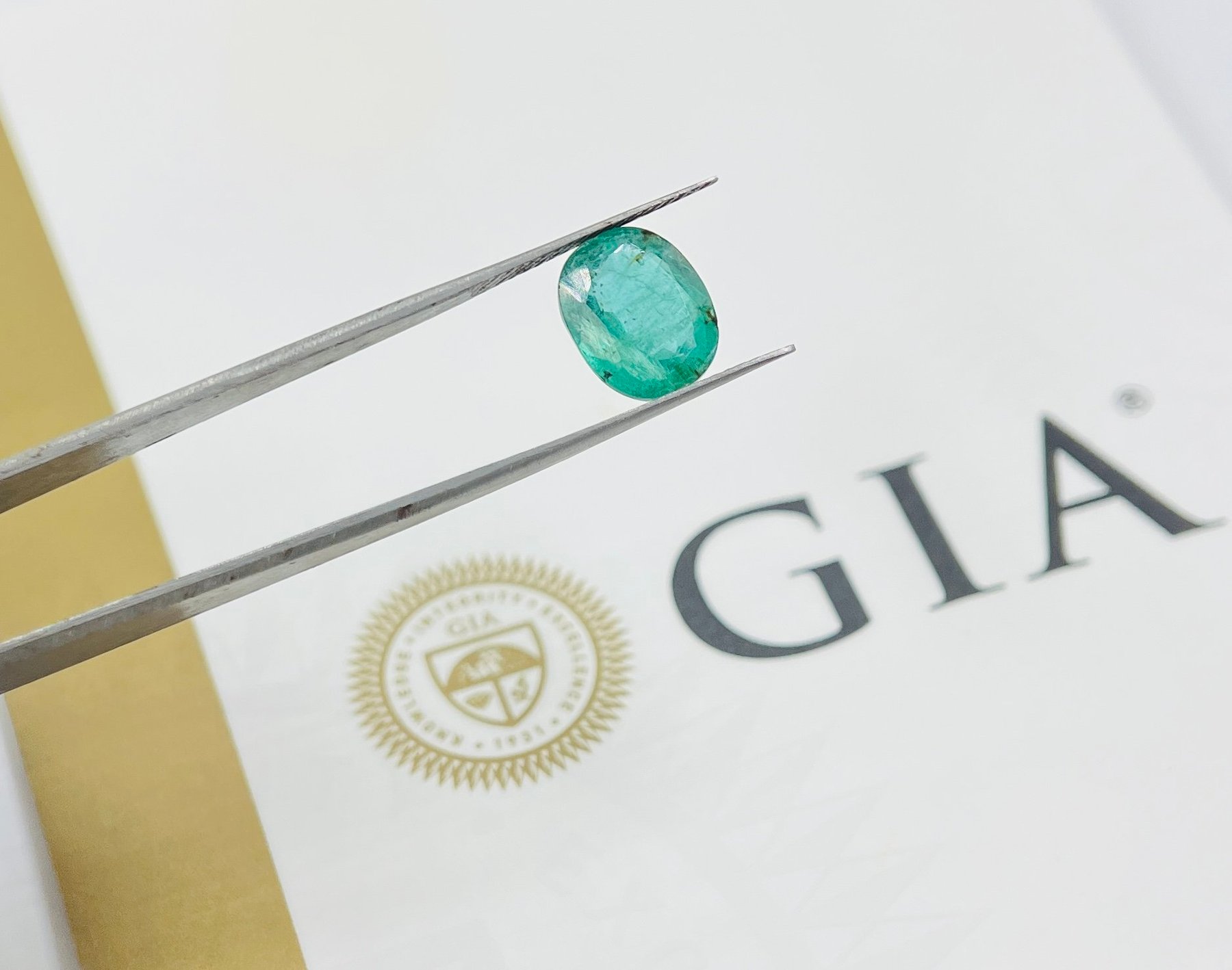 Green Emerald · 3.45 ct view 6