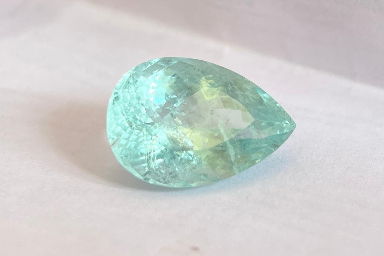 Blue-Green Aquamarine · 16.86 ct view 2