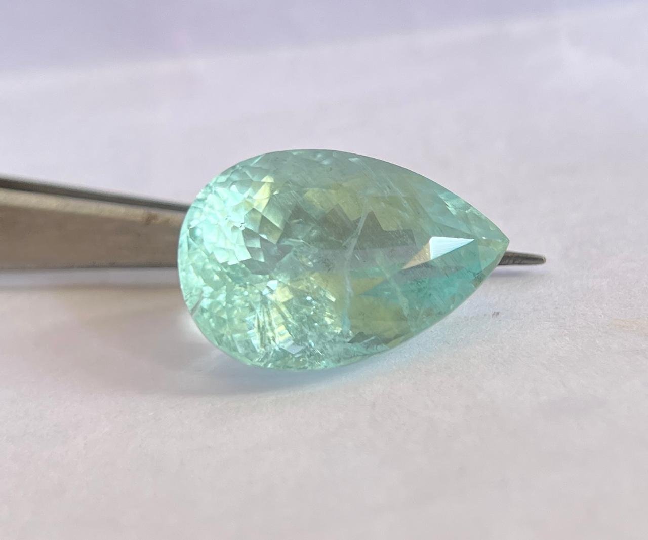 Blue-Green Aquamarine · 16.86 ct view 3
