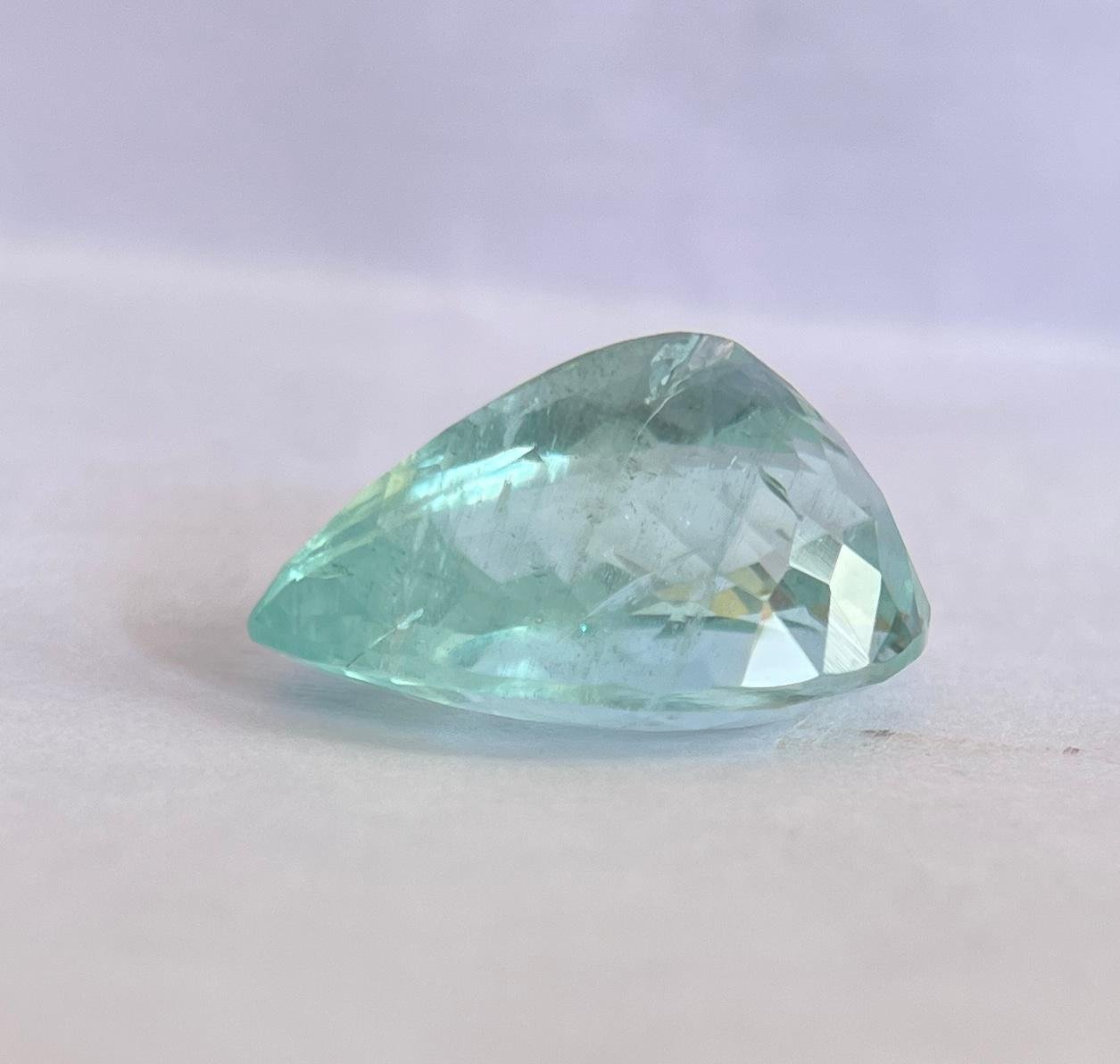 Blue-Green Aquamarine · 16.86 ct view 4