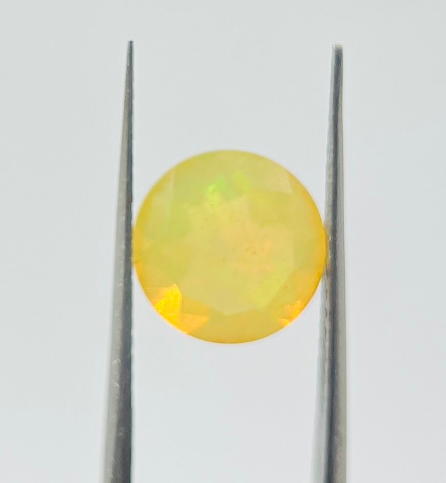 Yellow Opal · 1.72 ct view 2