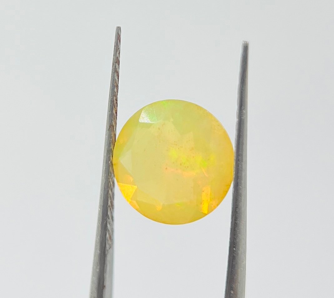 Yellow Opal · 1.72 ct view 4