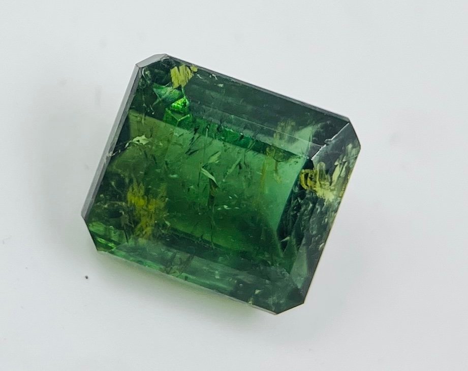 Green Tourmaline · 8.38 ct view 3