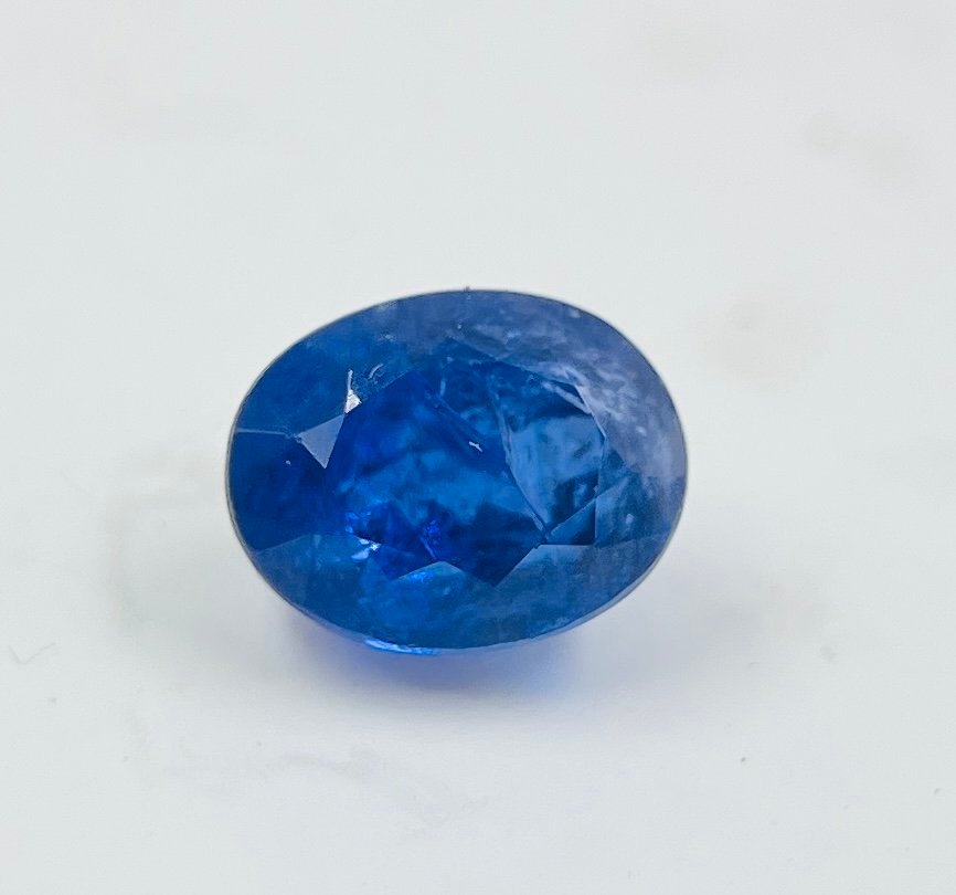 Blue-Violet Tanzanite · 4.82 ct view 4