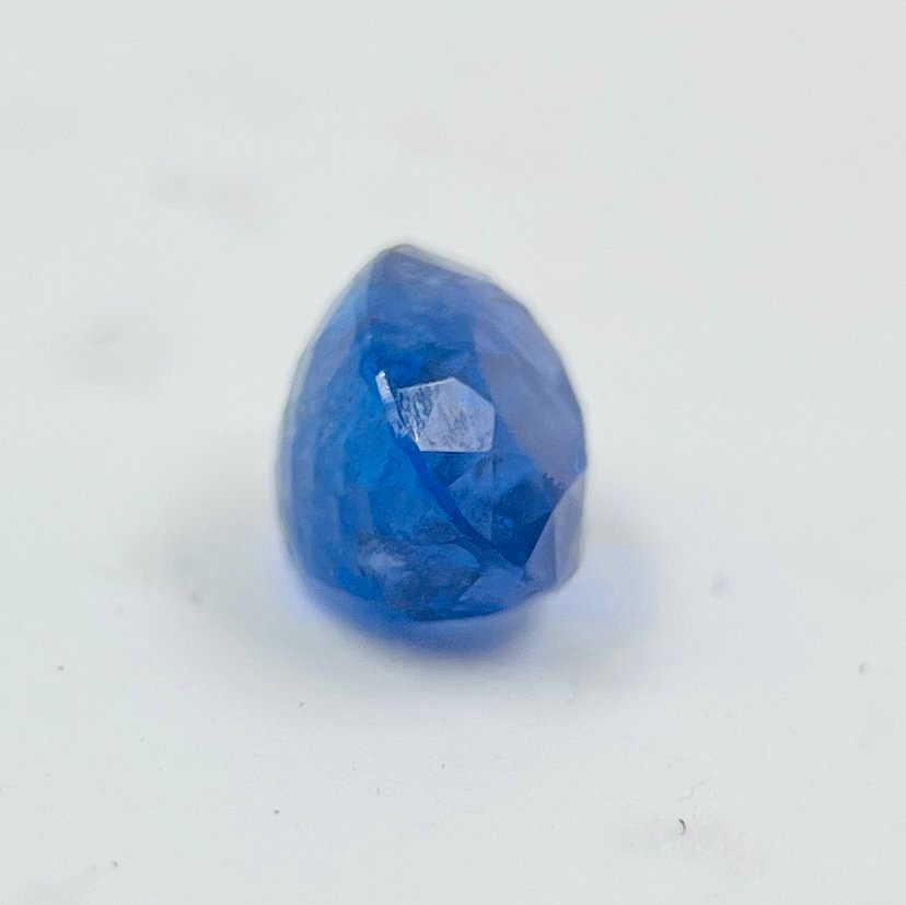 Blue-Violet Tanzanite · 4.82 ct view 7